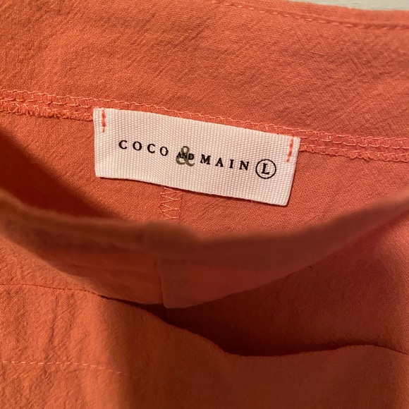 Coco and Main soft peach 🍑 short romper - Picture 2 of 4